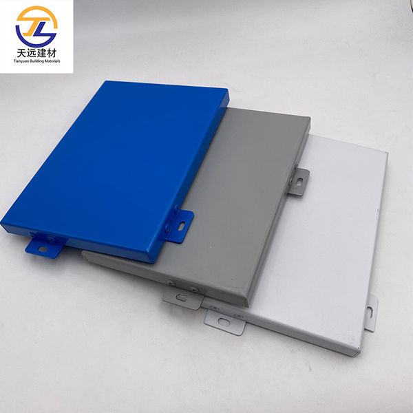 Aluminiowy panel o strukturze plastra miodu